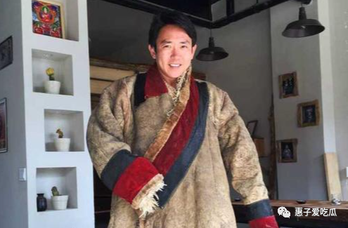 杜冬冬之后曲西与杜冬冬各自嫁娶,但两人没有断了联系,一直保持着