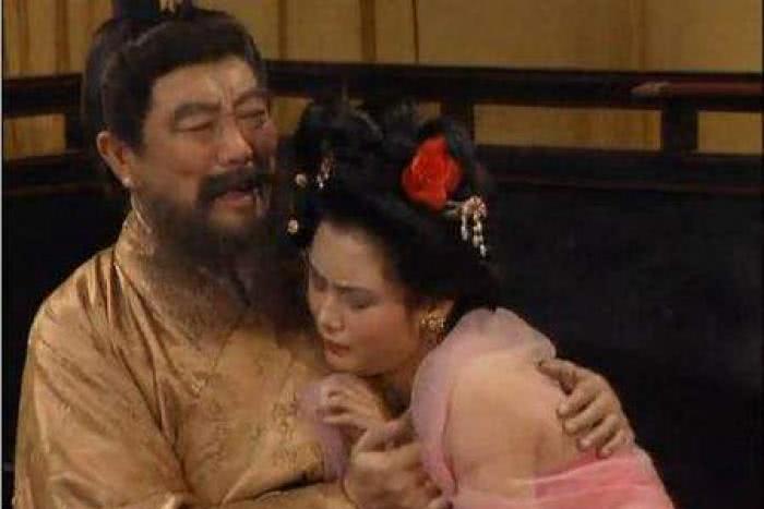 貂蝉为了讨好董卓发明一个女生的玩具至今女人仍然喜欢