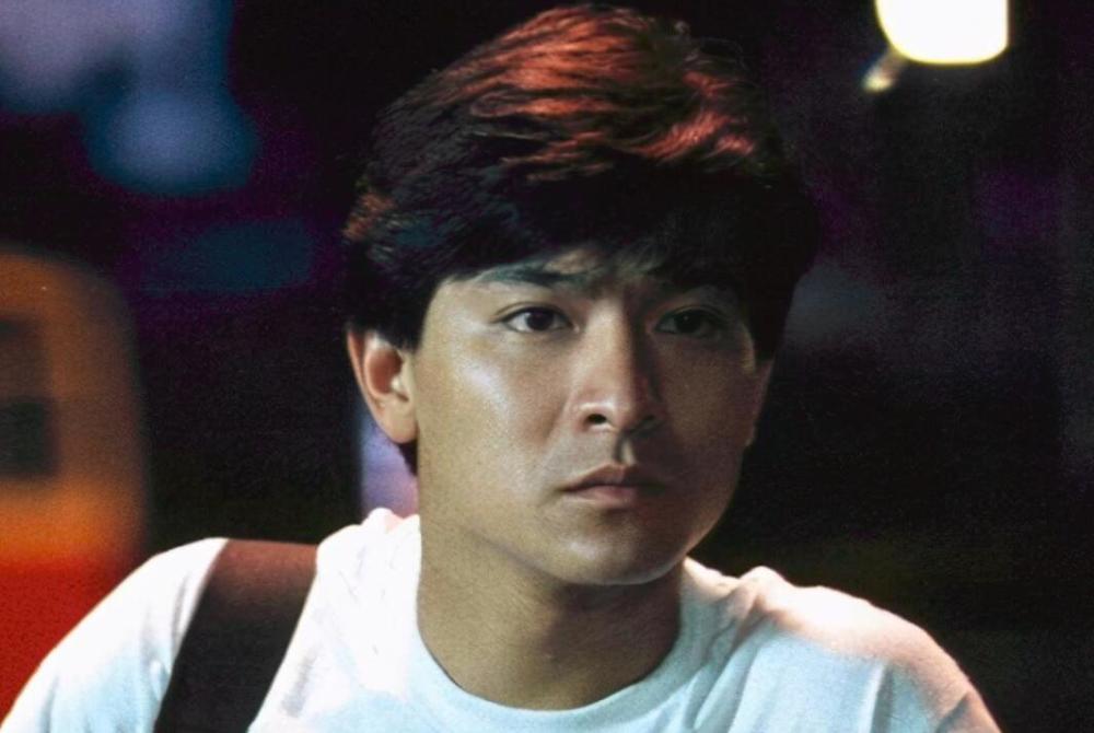 1991年,刘德华因一首歌开启天王之路,感谢胡伟立!_腾讯新闻