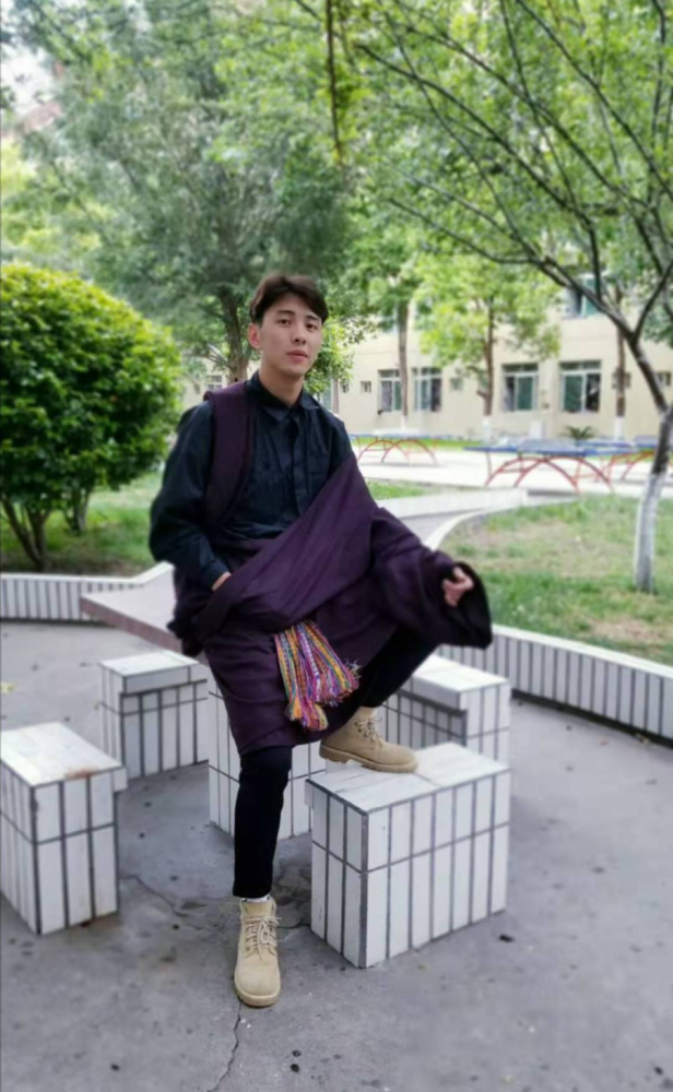 出镜者供图格勒电珠  出镜者供图呷绒拥西  出镜者供图邀请丁真来和