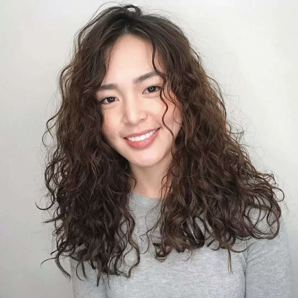 50岁阿姨做什么发型有气质显年轻?四个减龄发型公式,非常实用