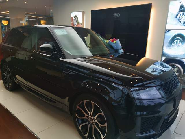 87万元提路虎揽胜运动裸车,耀黑版,车主坦言当时很想买宝马x5