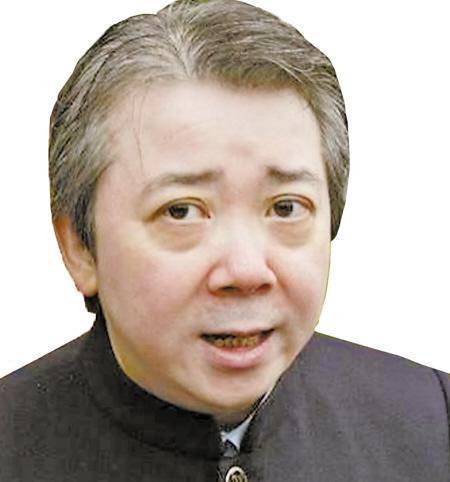 拍到一半的时候因为罗大卫的插手,李连杰罢演,引起了很大的轰动,而