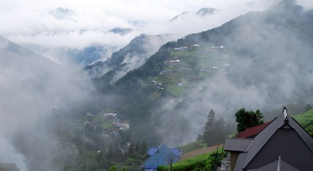 日本三大秘境之一 矗立在祖谷溪間的温泉飯店 祖谷温泉 祖谷川 日本 旅游 谷溪