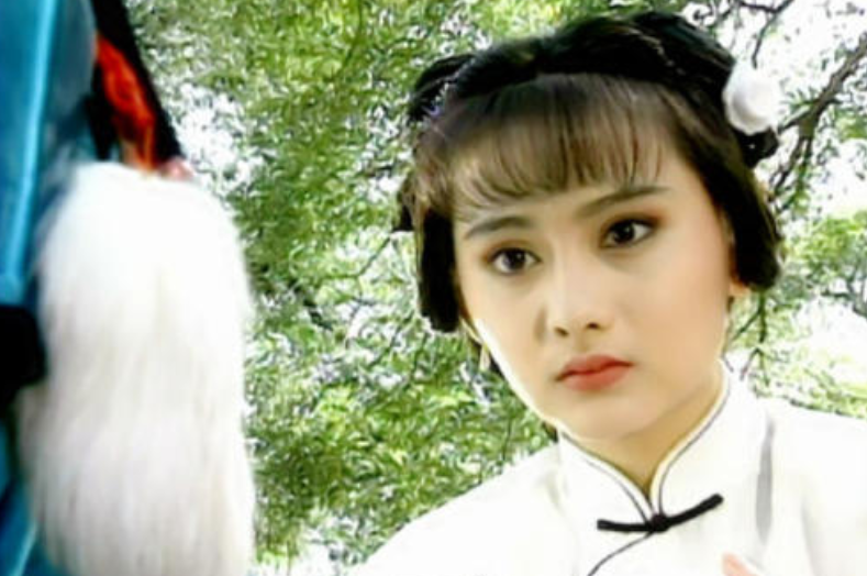 被嫉妒冲昏头脑的女人有多可怕看看梅花烙里的翩翩就知道了