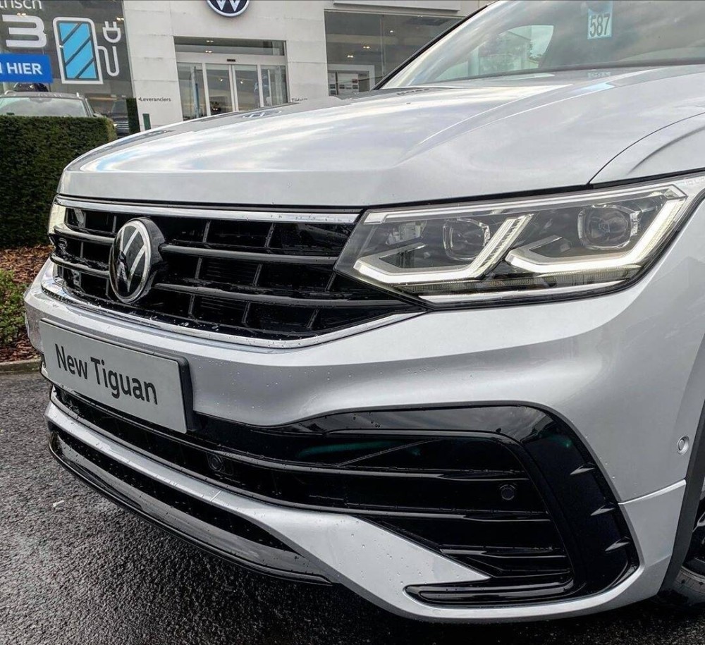 2022款大众途观实车曝光预售18万20t6at比crv帅气