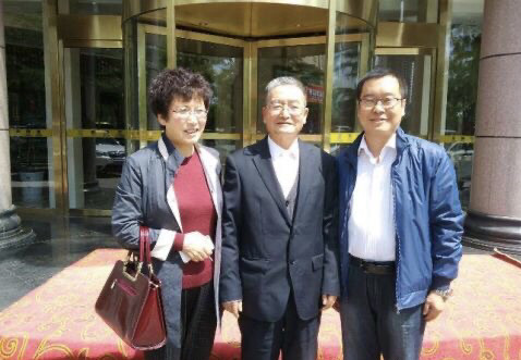 甘肃模范背起爸爸上学的李勇如今已是大学副教授