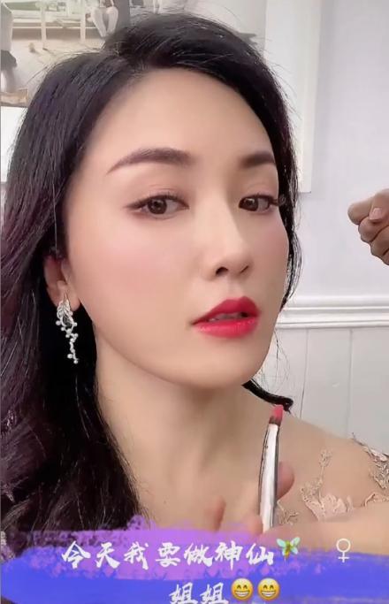 小桃红刘淼太漂亮39岁撞脸港姐李嘉欣晒照被赞美过范冰冰