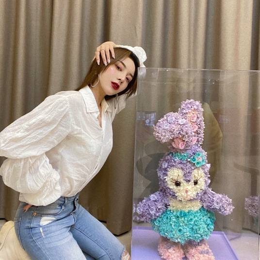 温精灵承认整容事实,还称作品太敷衍,是因沉迷夜店