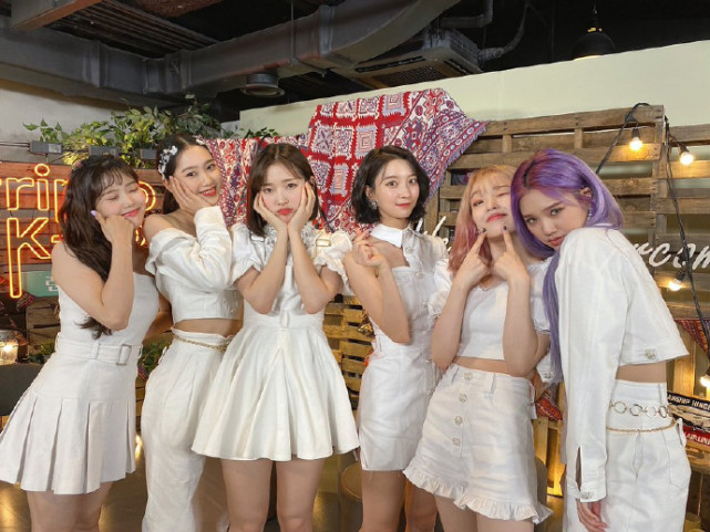 值得一提的是,ohmygirl于今年4月发行了组合的迷你7辑《nonstop》,主