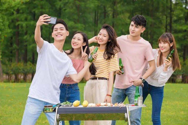 为何现代年轻人不再选择跟团游?