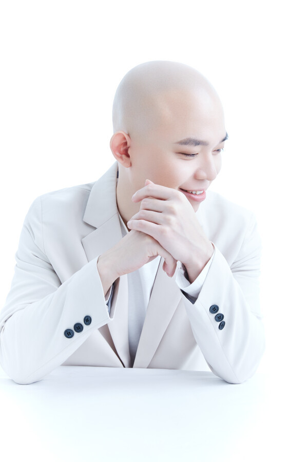 光头华夏再见秋天上线花有重开时人无再少年