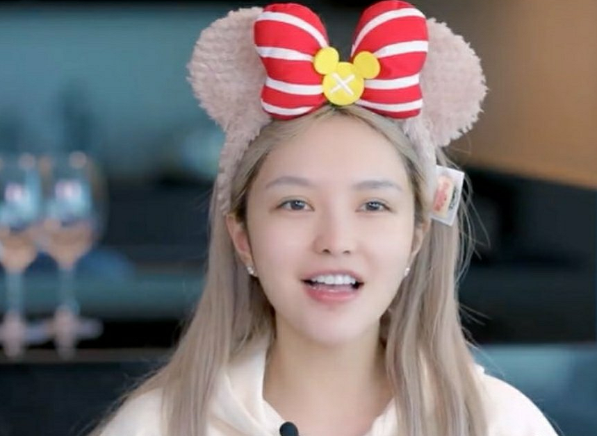 周扬青躲不过节目卸妆环节,脱离ps后,这脸终于能看出32岁_腾讯新闻