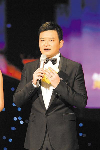 前脚赴美国镀金后脚饭碗被尼格买提抢走李佳明现状如何