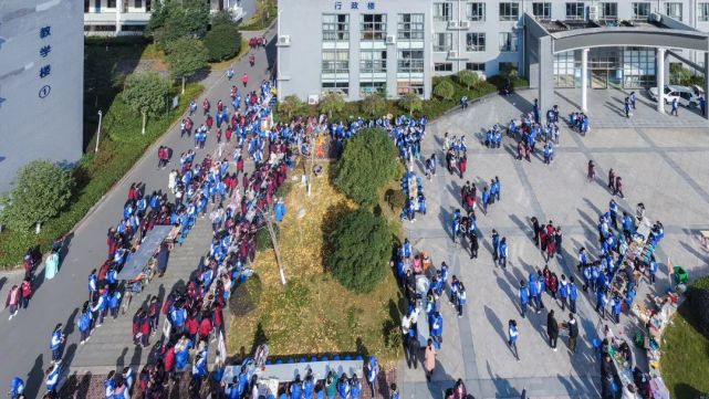 舌尖上的美食|余姚市五职校开展第二十三届校园美食节