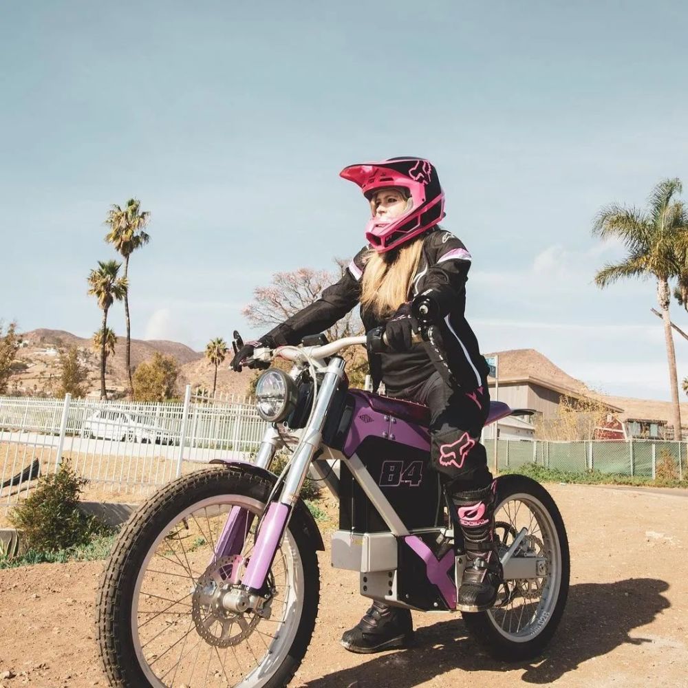 艾薇儿avril确认1月发新歌!