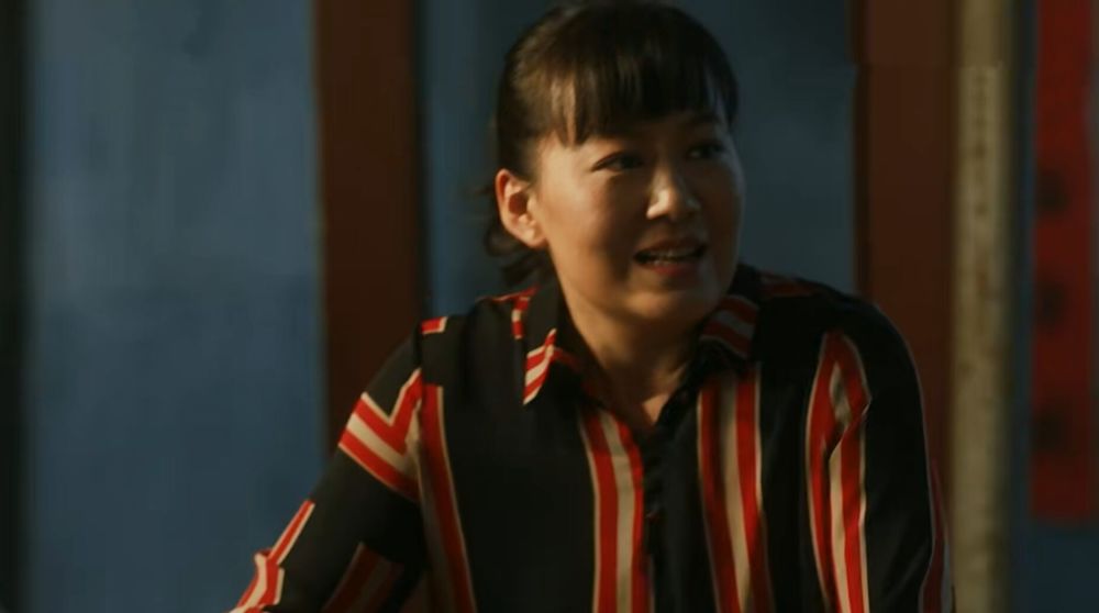 但是在剧中,素芬回来了,周桂荣也只是顺子的弟妹,大家一起筹钱给丽丽