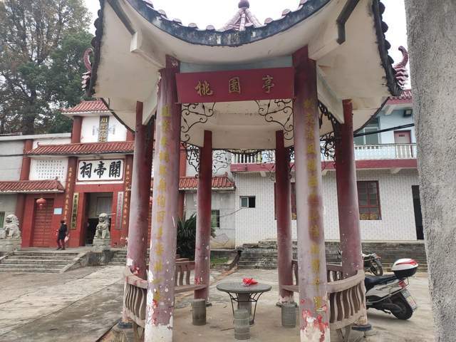 江西省吉安市永丰县石马镇的关帝祠,里面有一把三百年历史的宝刀_腾讯