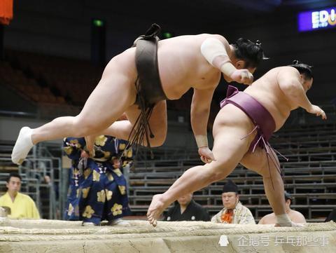 很多日本女人的願望是嫁相撲選手,為什麼相撲運動在日本如此受追捧?