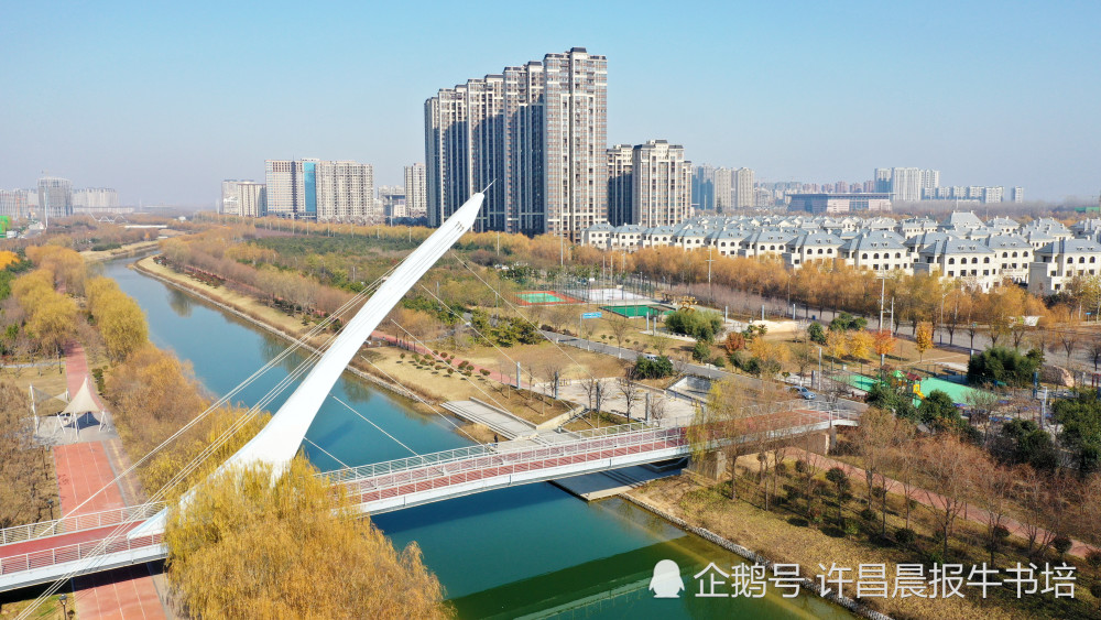 航拍河南许昌建安区北海公园城水相依风景迷人_腾讯新闻
