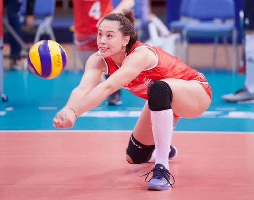 女排名将曾春蕾比丈夫大4岁姐弟婚姻也幸福