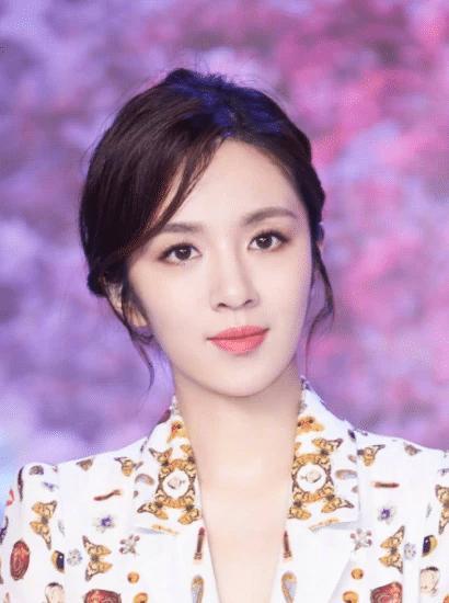 她10年前演胡歌丈母娘,7年后却演胡歌女友,网友:演闺女试试