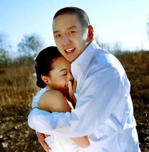 1月10日,梁江雪子发文控诉当着孩子的面被郝云第五次家暴,选择报警后