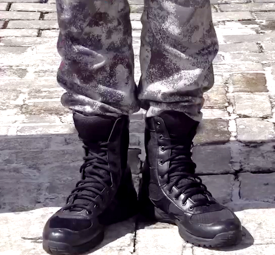 来了又一款星空迷彩部队开始试穿