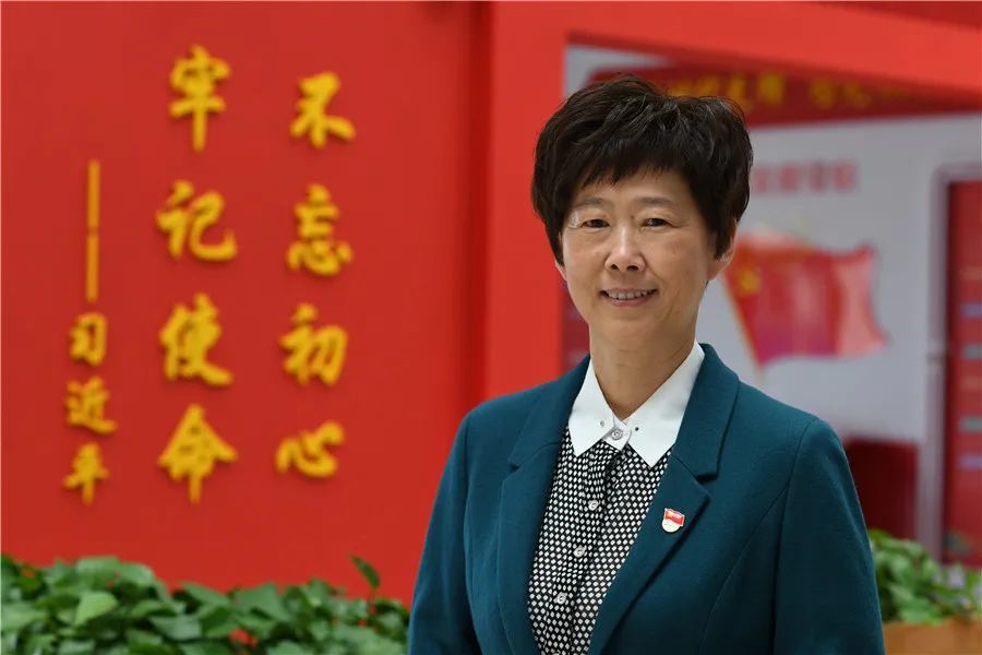 这位上海市劳模,是远近闻名的"拼命三娘"