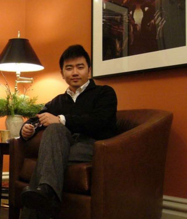 消息称,当日(13)有香港记者前往芮成钢受聘这家公司位于湾仔的总部