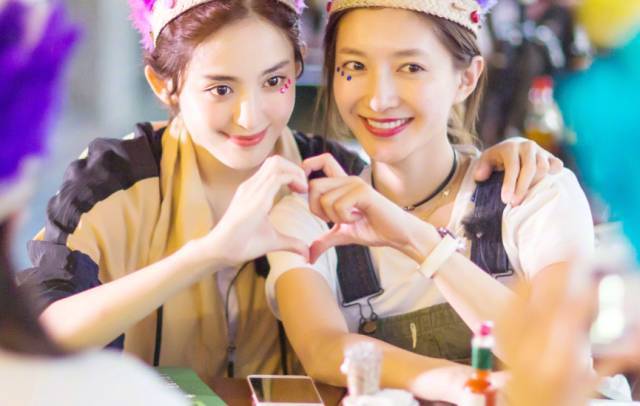 盘点娱乐圈姐妹花娜扎江疏影比美互损真性情倪妮刘诗诗太养眼