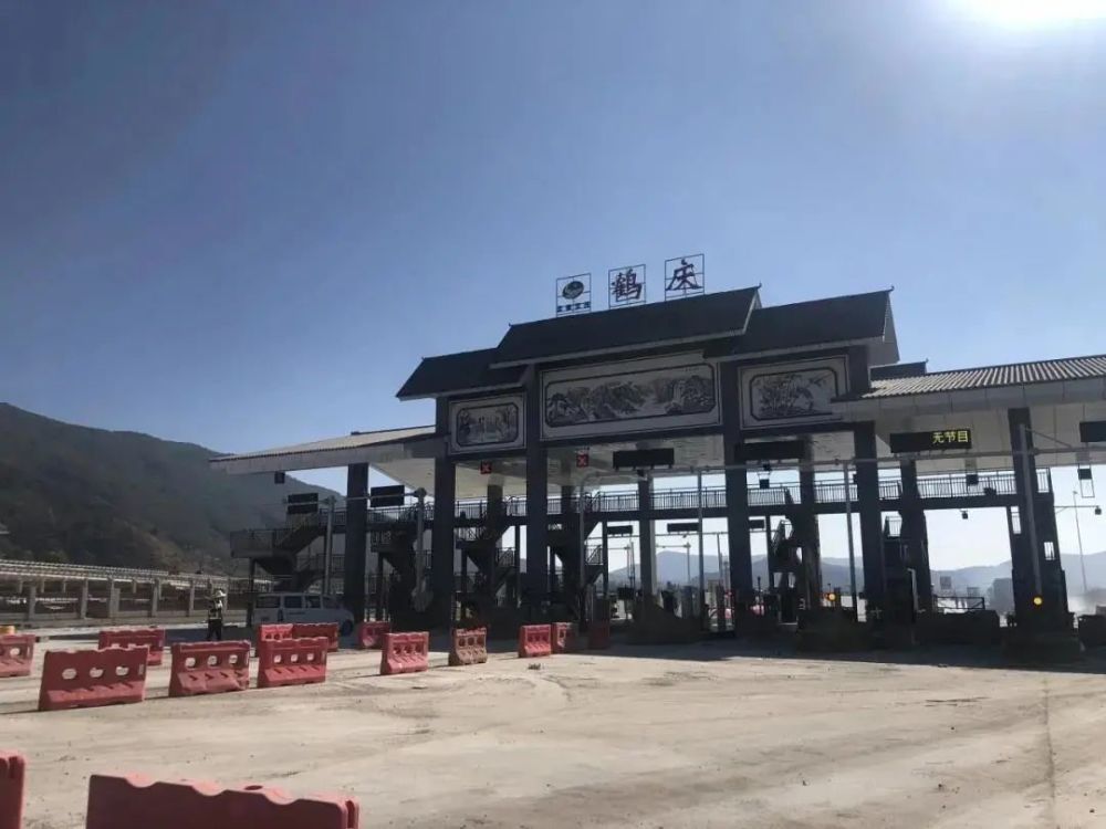 云南这条高速预计月底通车!沿途还有一波美景美食_腾讯新闻