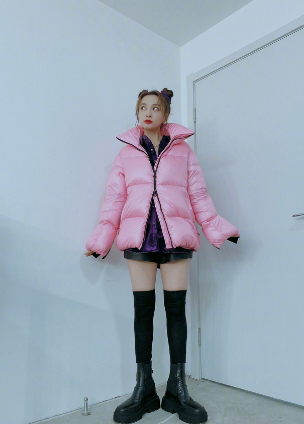 吴昕的腿瘦太多了!小腿线条又直又细,"直线腿"不过如此