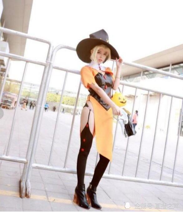 吃鸡一姐沫子三大cosplay角色对比10年了身材一点没变