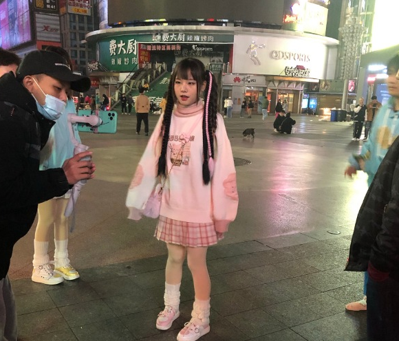 火线妹彻底凉了新作被指责抄袭连发3条道歉评论言辞太卑微