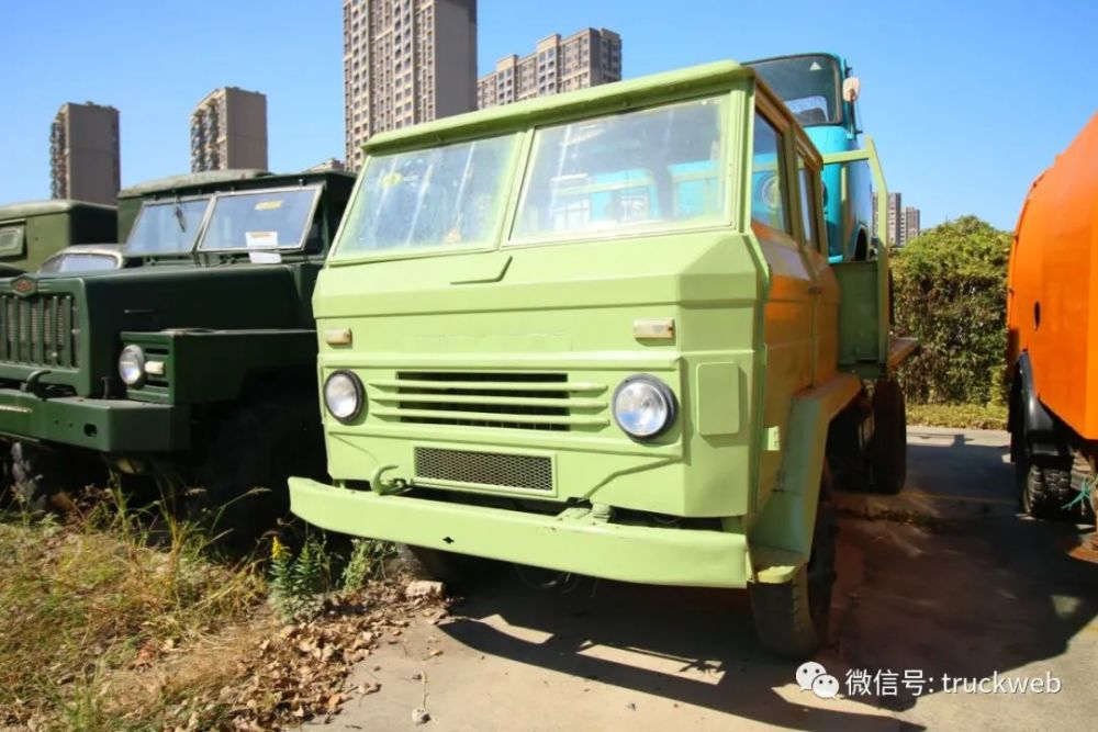 上海重型汽车厂交通牌sh143c型柴油载重汽车