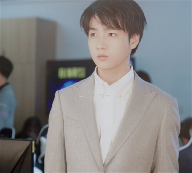 小虎是自愿转为上单的!老队友严君泽爆料:s9他就有了这个想法