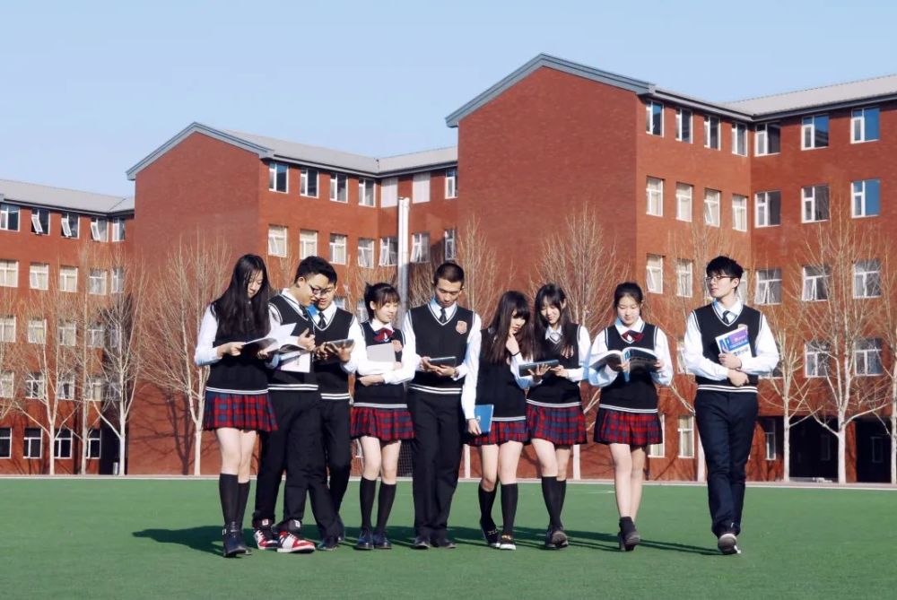 作为北京市首家中外合作制学校,北京王府学校分别于2003年与2006年
