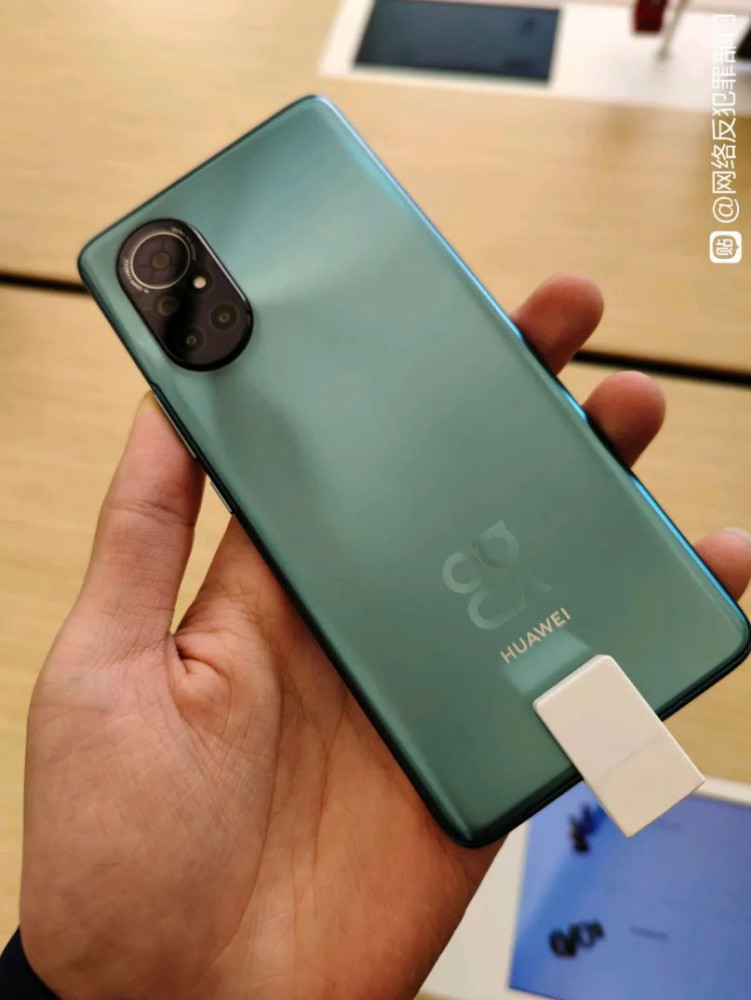 中置打孔双挖孔华为nova8系列真机照放送