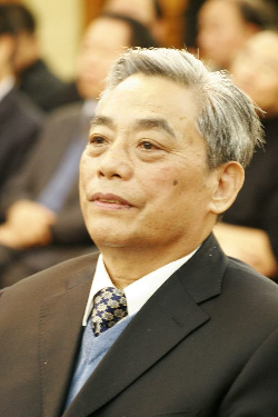 王阳元院士但这并没有结束,随着中芯国际90nm制程工艺的量产,台积电于