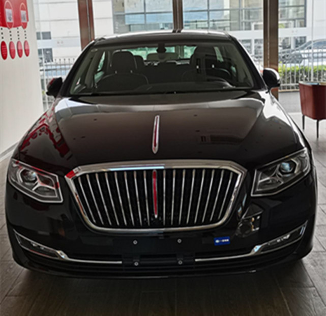 2021款红旗h7到店换上全新立标质感提升明显车门可90开启