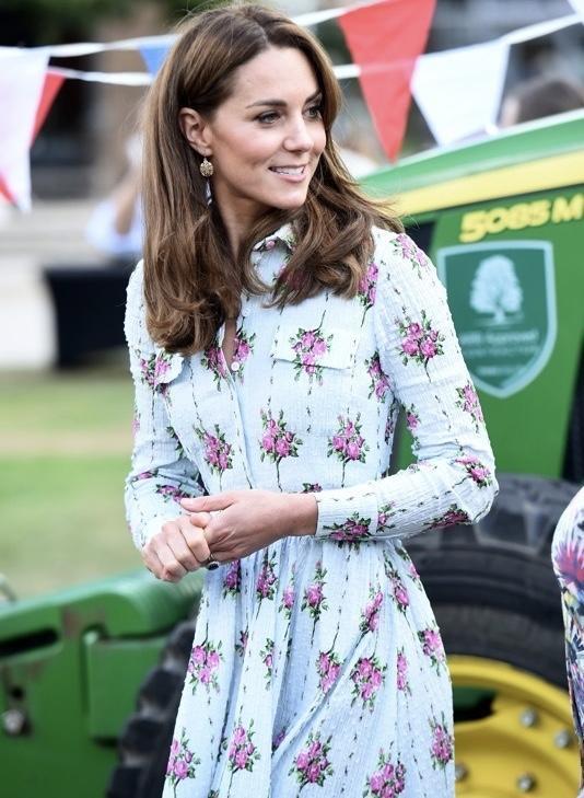 凯特王妃的气质爆棚高贵优雅裙装展露好身材