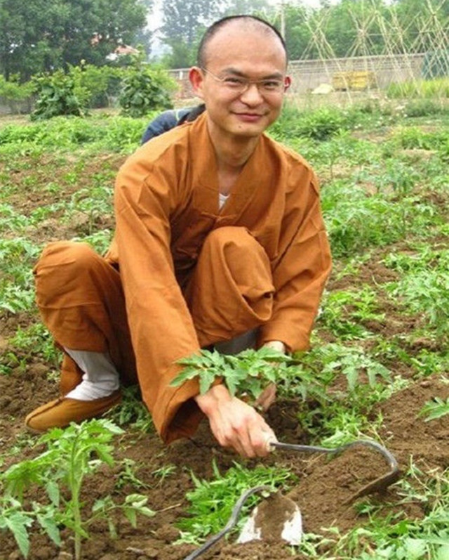 清华博士张明光不顾父母下跪哀求坚持出家如今怎样了