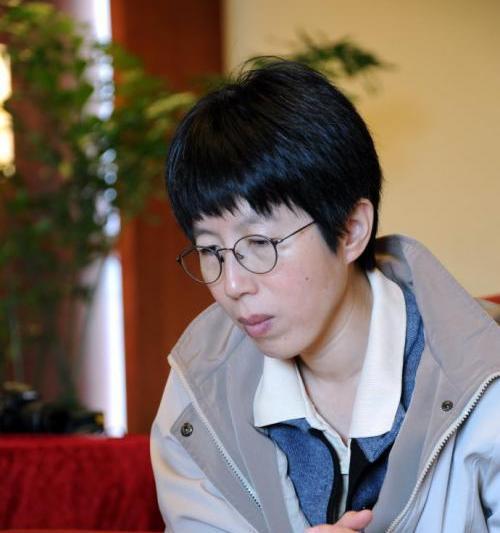 俞斌是现任国家围棋队总教练;褚胤是南朝宋文帝时期围棋国手,褚思庄是