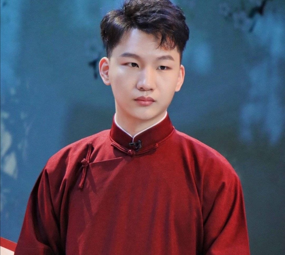 刘筱亭眼睛出问题引发网友担心