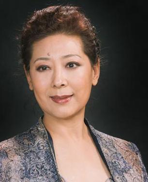 國家一級演員關牧村45歲二婚嫁高官被寵22年67歲依然氣質十足