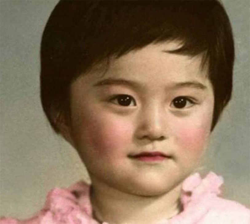 范冰冰这是郭德纲的小时候,哈哈,是不是一点都不像.