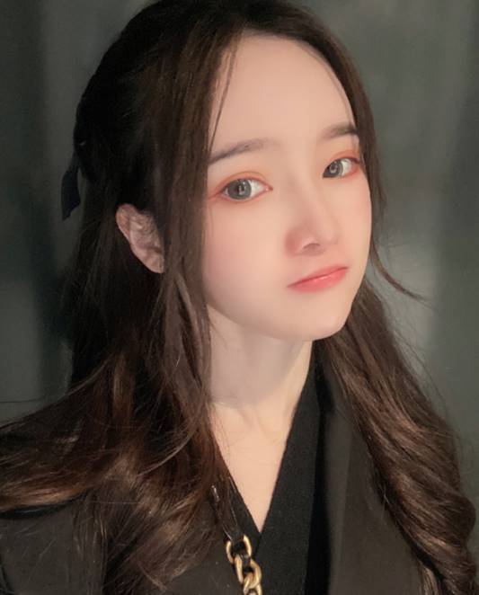 粉丝催戴羽彤办路演她直播回应路演一次团队近20人操办