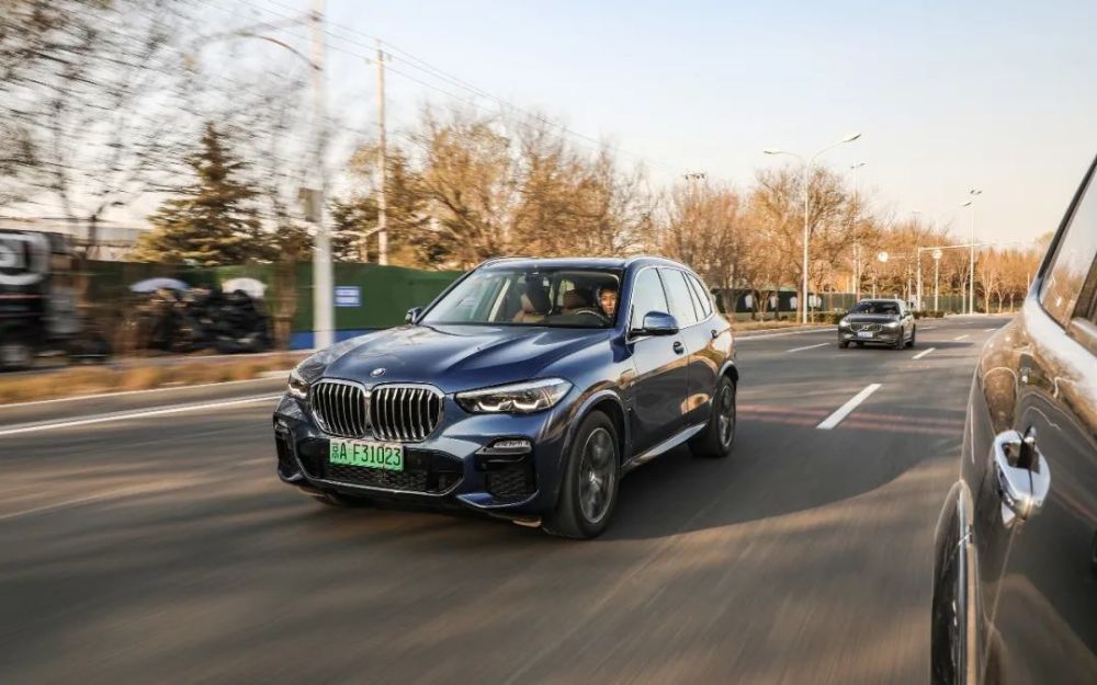 新款宝马x5试驾528秒破百底气十足这才是中大型suv的标杆