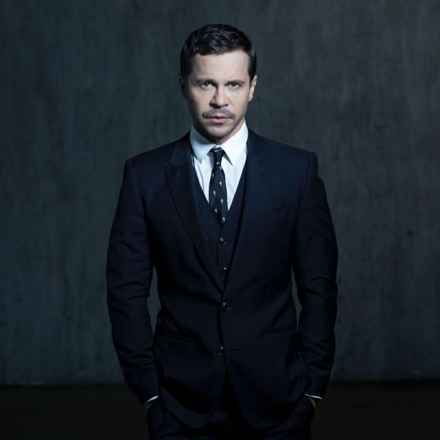 俄罗斯男演员宣布和恋爱十年的女友分手 强调没有第三者 以后一起抚养